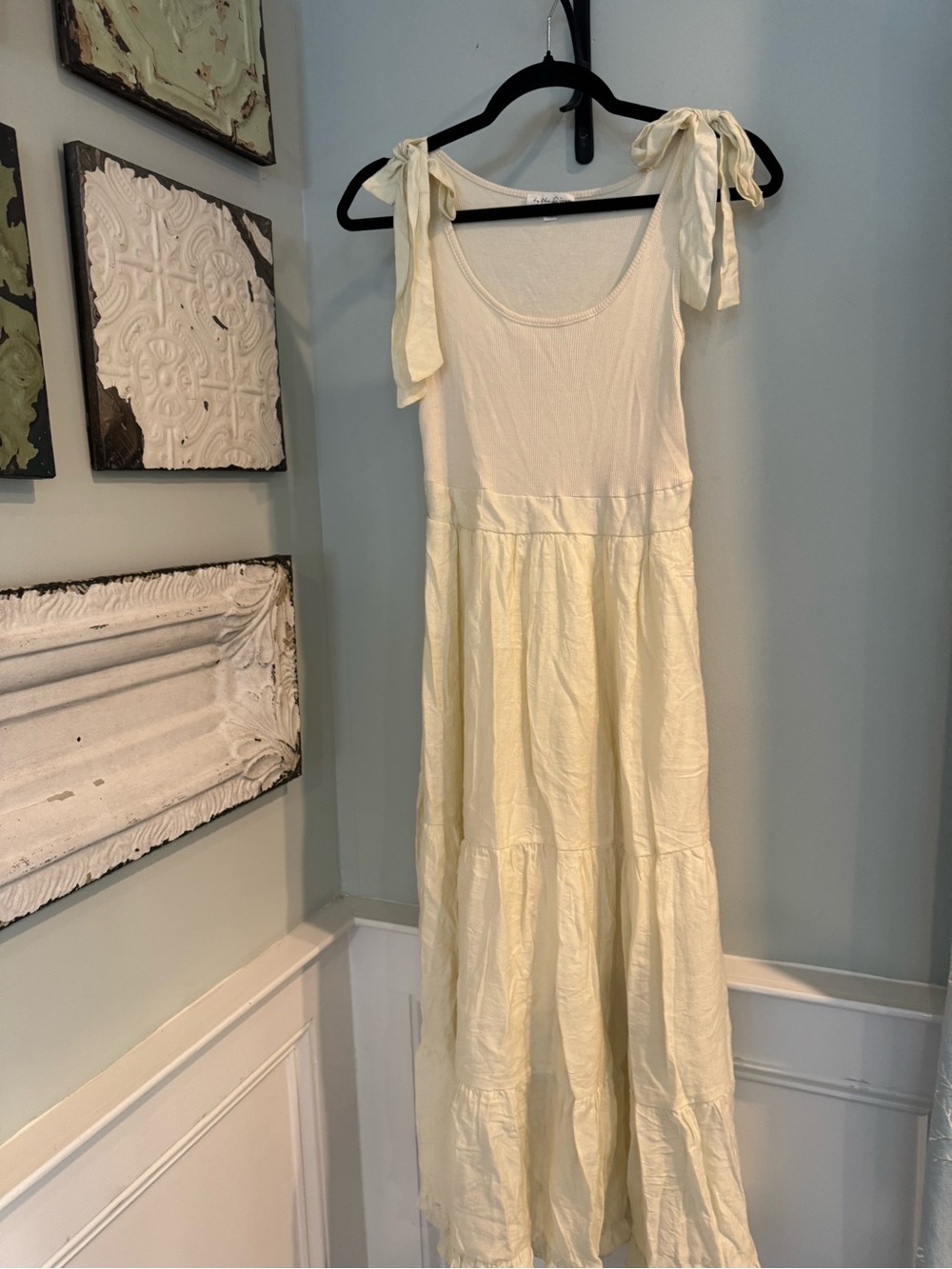 Tie-Shoulder Cream Maxi Dress with Scoop Neck - Small